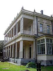s110818e.jpg