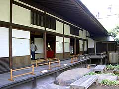 s110818f.jpg